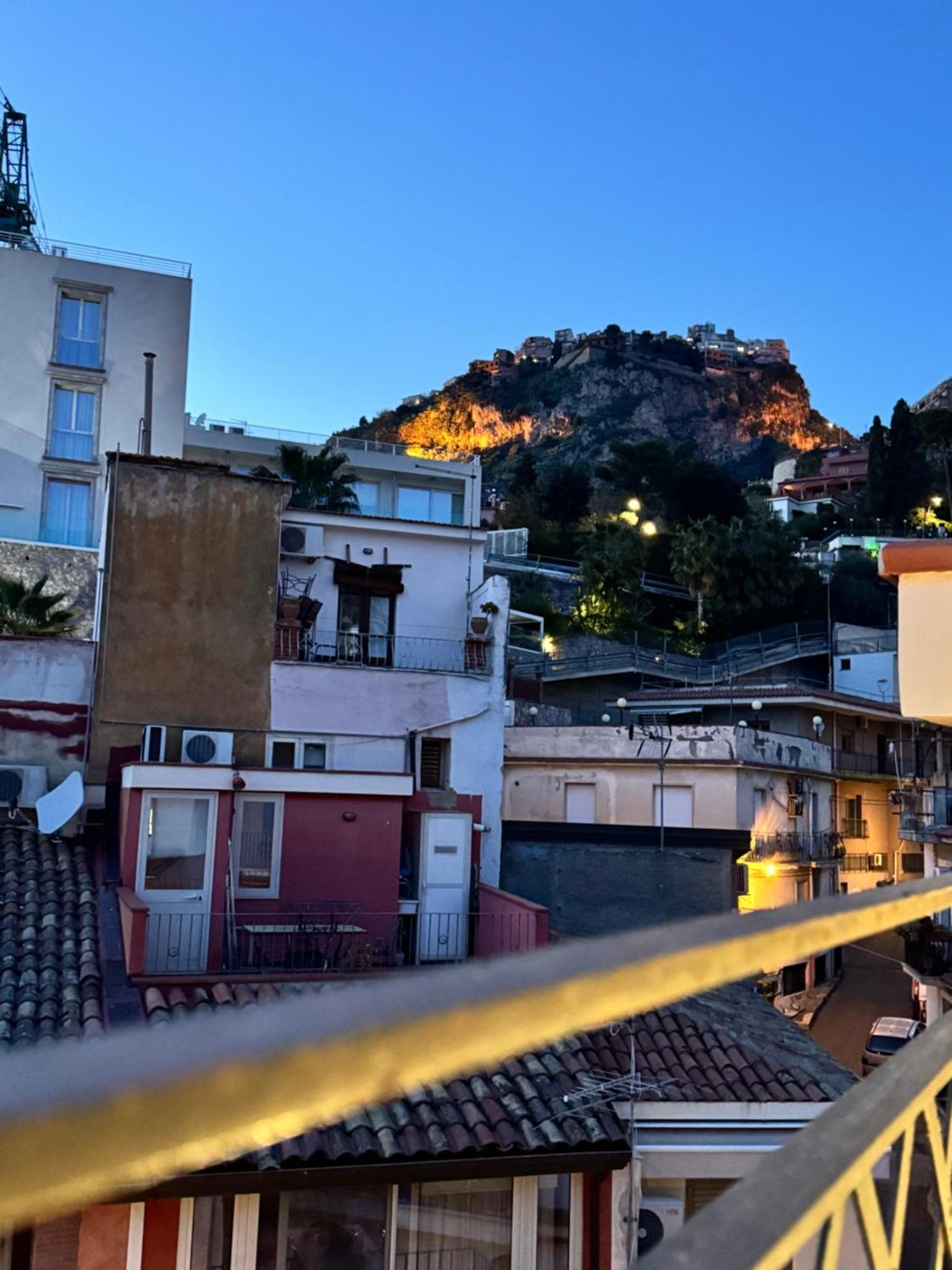 Taormina'S Sun Bed and Breakfast Buitenkant foto