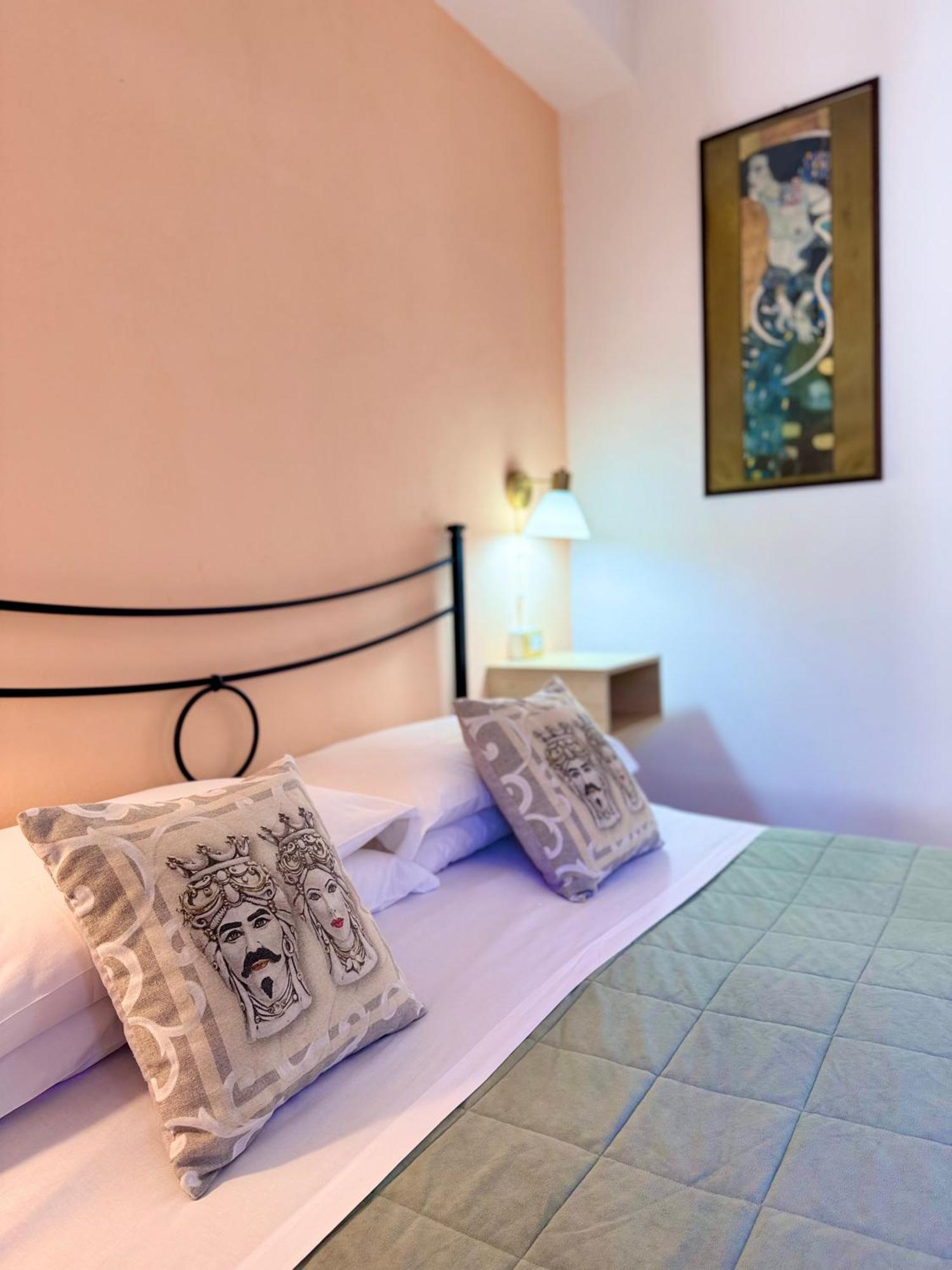 Taormina'S Sun Bed and Breakfast Buitenkant foto